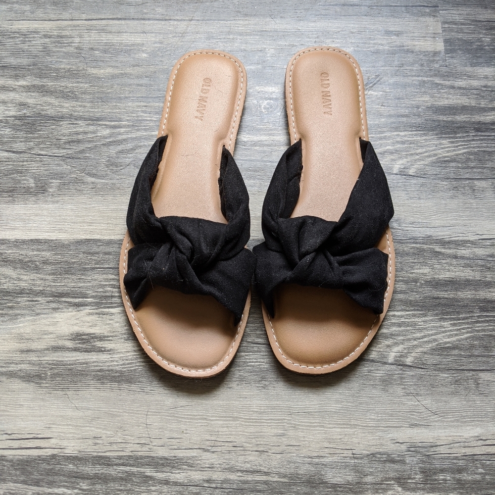 NWOT Old navy black and tan bow sandals